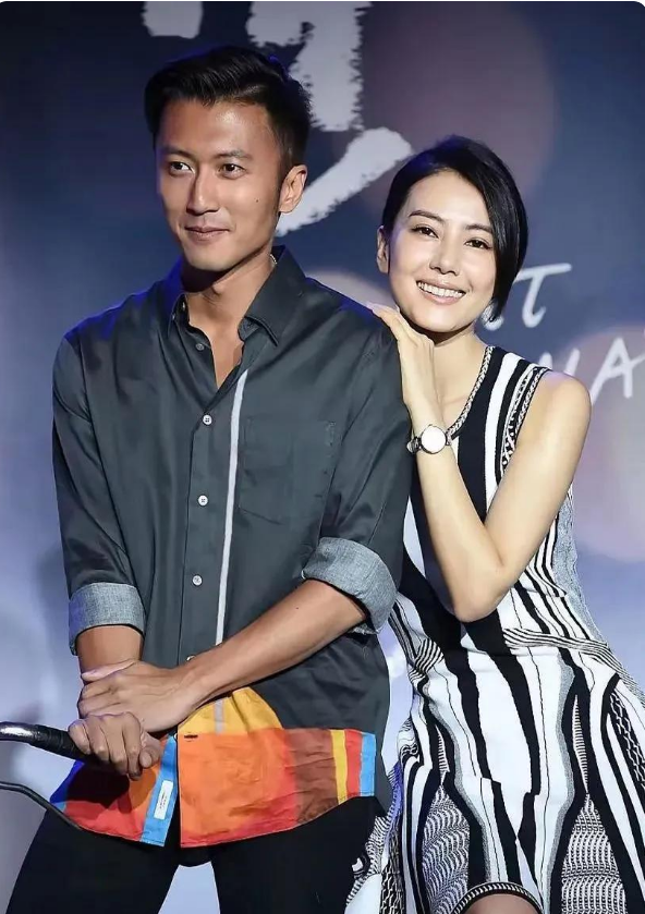 听说,李亚鹏知道谢霆锋陪着儿子过年去了!马上安排李嫣去陪王菲!