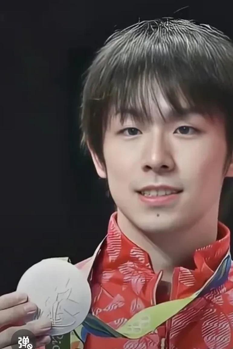 马龙震惊了,樊振东心痛了,孙颖莎叹惜了,日本乒乓球奥运亚军丹羽孝希