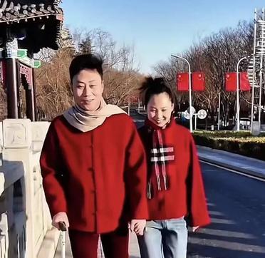 《绿色军装》成功让军旅歌手耿为华崛起,也让他迈入了