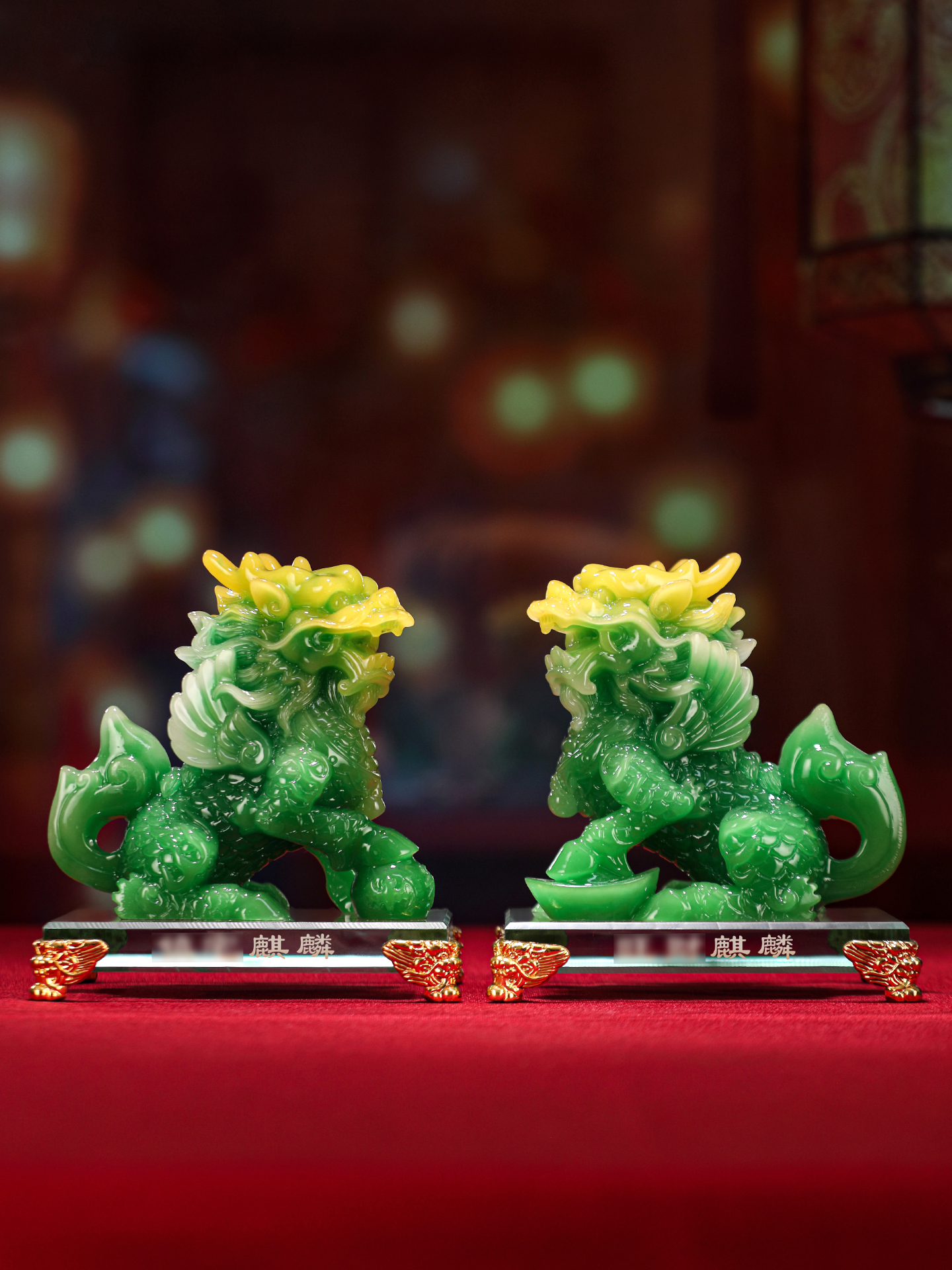 乔迁送礼新思路,招财麒麟摆件,传递满分祝福 这对麒麟摆件造型威武