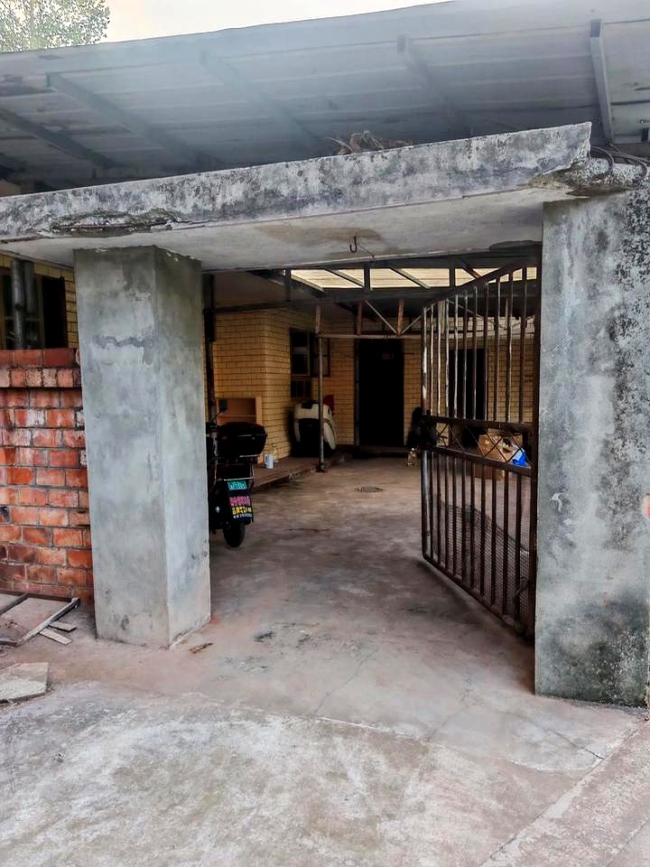 深圳贫民
都住那边

_深圳福田最自制
的房子