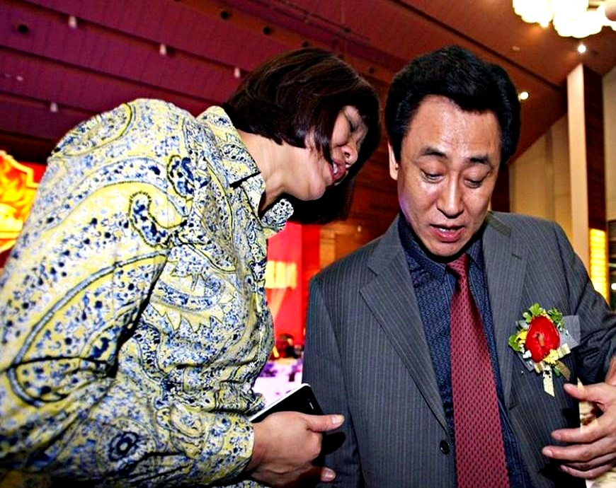 当年为迎接许家印回老家开展一天的"祭祖"活动,他老家所在的厅级单位