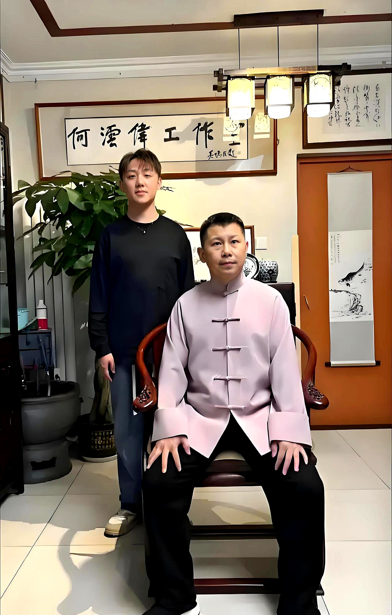 你没看错正是曾经的德云精英何云伟