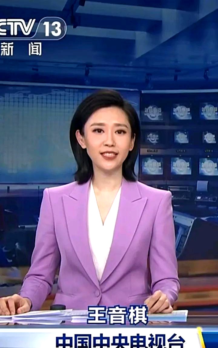 新闻联播主持人怎么记词(新闻联播主持人主持词)