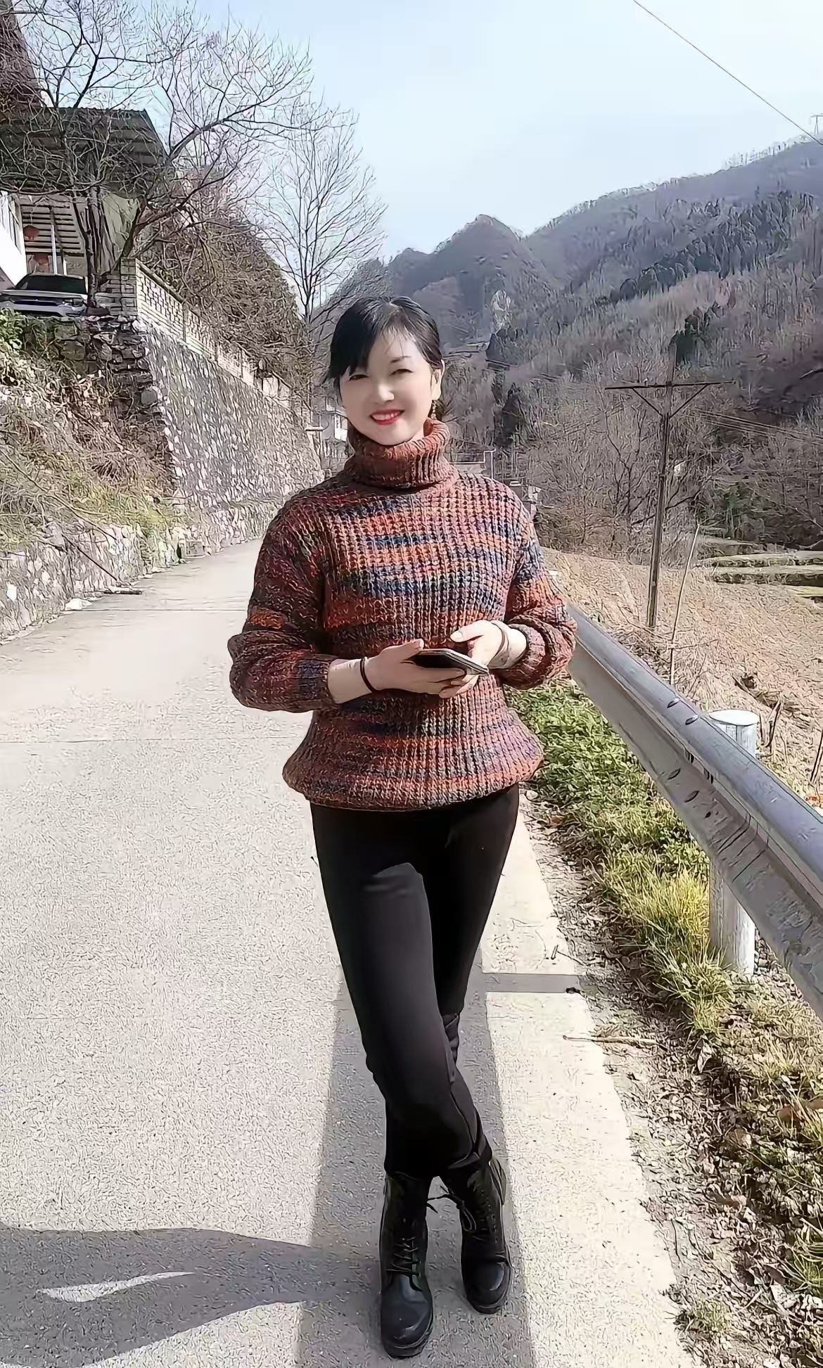 里糊涂结婚后 丈夫不是喝酒就是赌博 离婚几次未果 孤身一人逃了出来