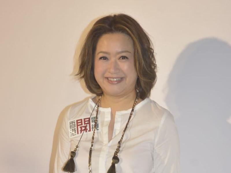 她在1986年开始在香港拍摄电影,后来去了tvb拍了许多部电视剧,其中最