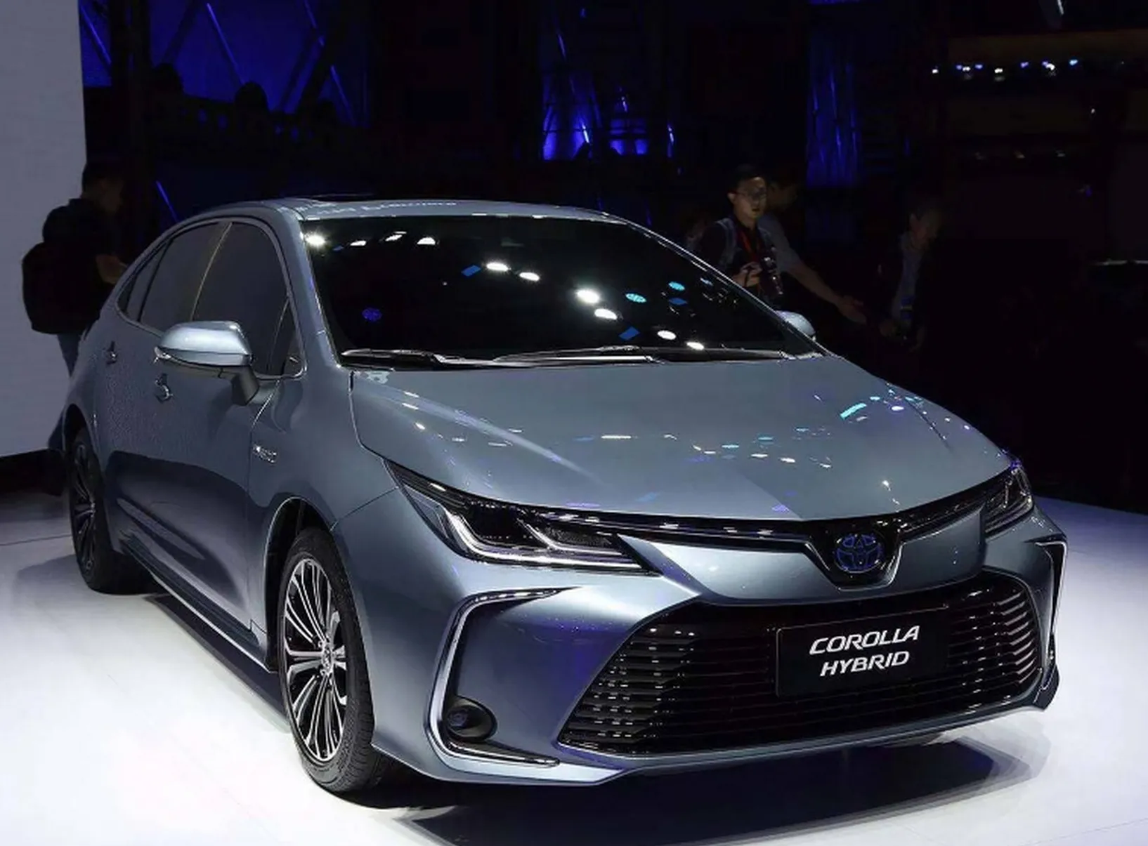 3月1日,一汽丰田宣布,卡罗拉开始采用厂家直销的方式,卡罗拉双擎的