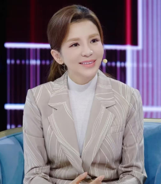 2003年,朱迅和王志都在央视工作