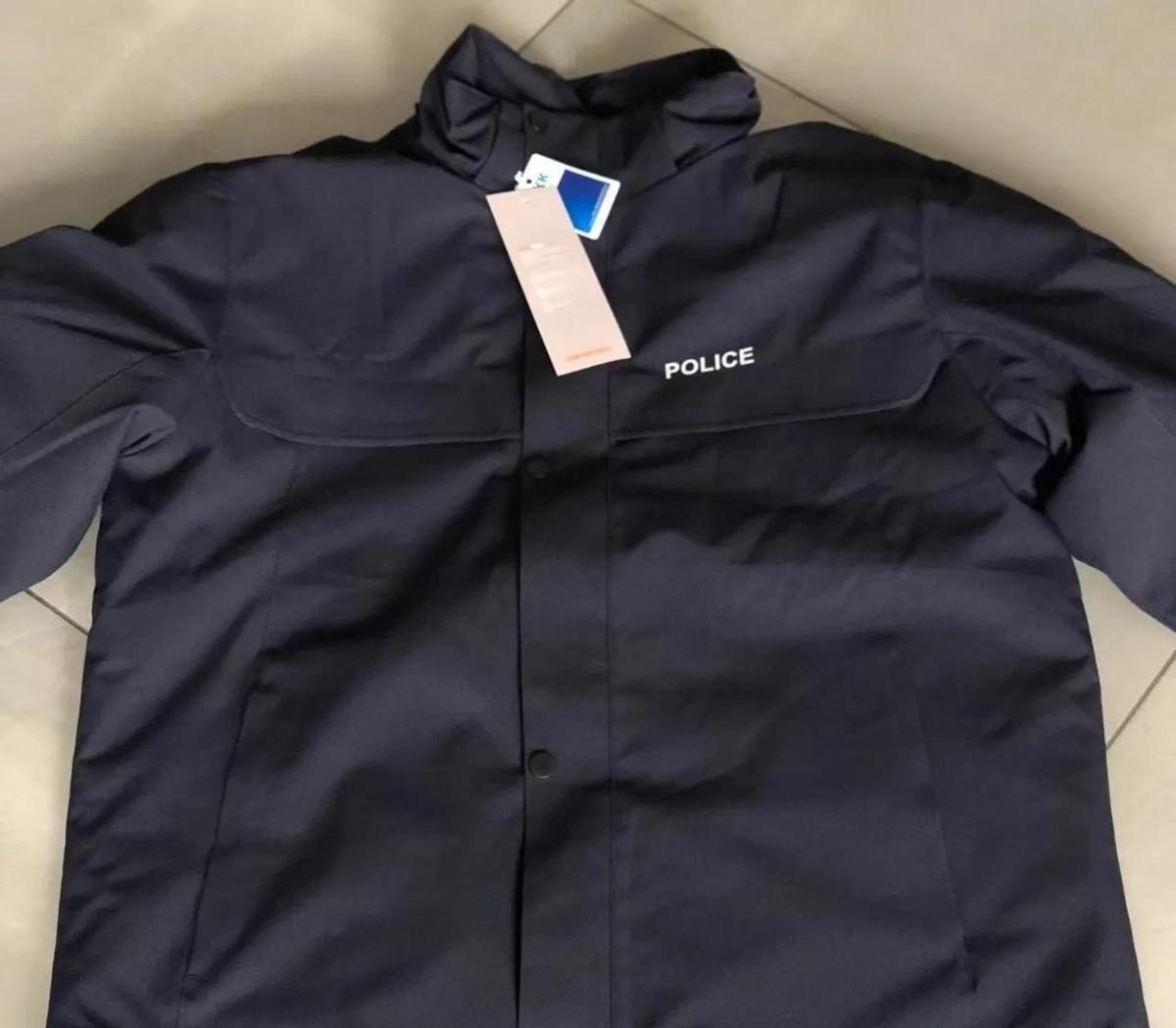 "  这款冲锋衣采用分体式设计警用冲锋衣警用夹克警察冬季体能服警察