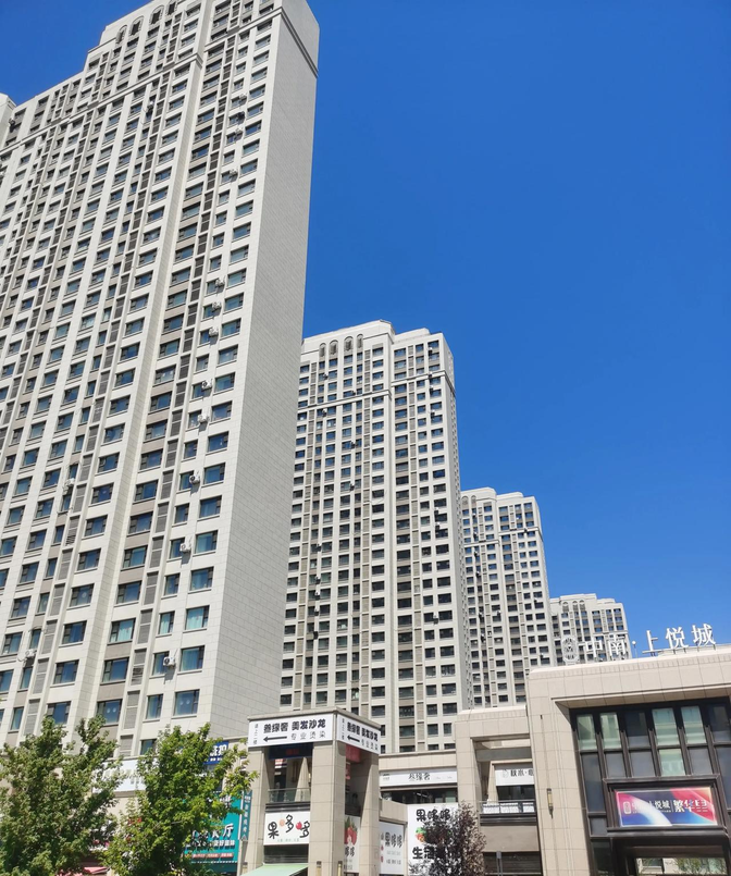 聊聊无效酒局的事,今天在外地出差拜访一位50多岁的