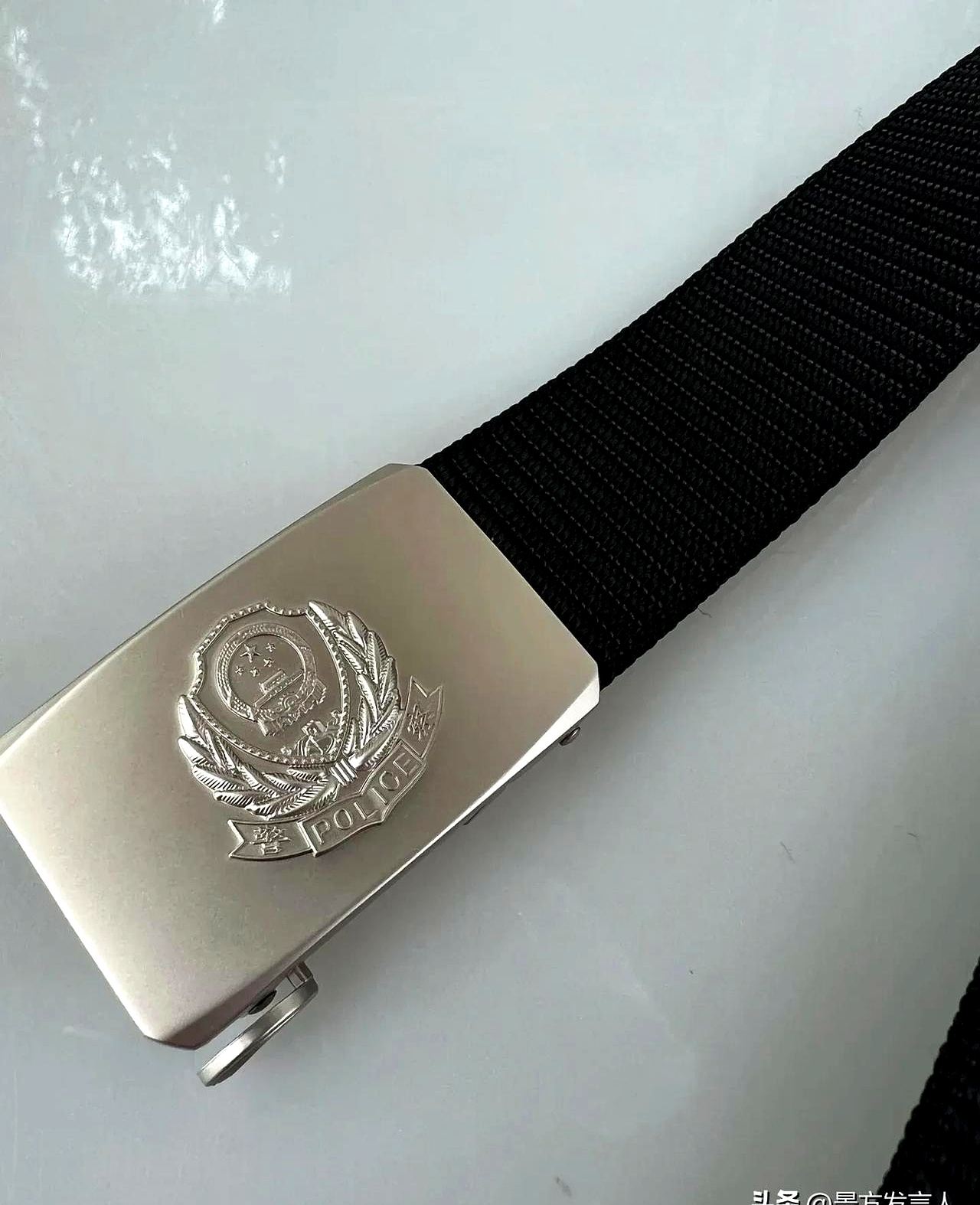 最近有网友晒出一款警用腰带,结果发现绝大多数民警压根没用过