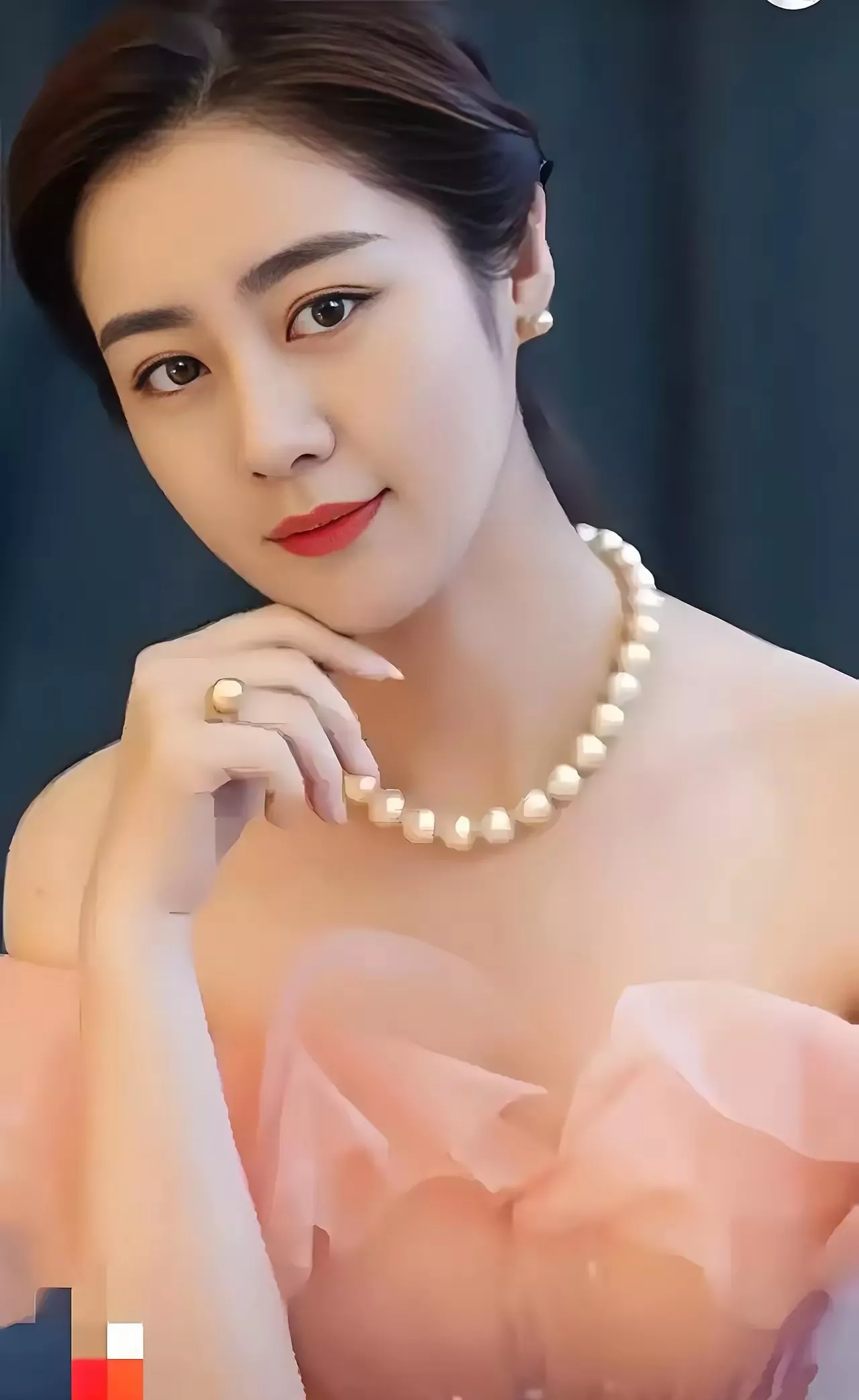 这是本山传媒的演员毕畅,王小蒙扮演者