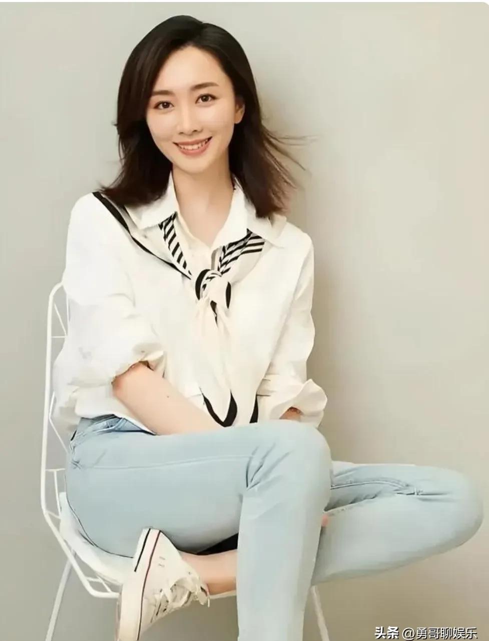 央视主持人郭若天写真图片(央视二台新女主持郭若天简历)