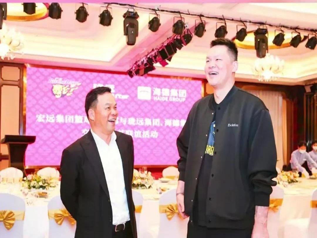 广东宏远篮球俱乐部昨日在东莞松山湖华美达酒店举办了一场重量级联谊
