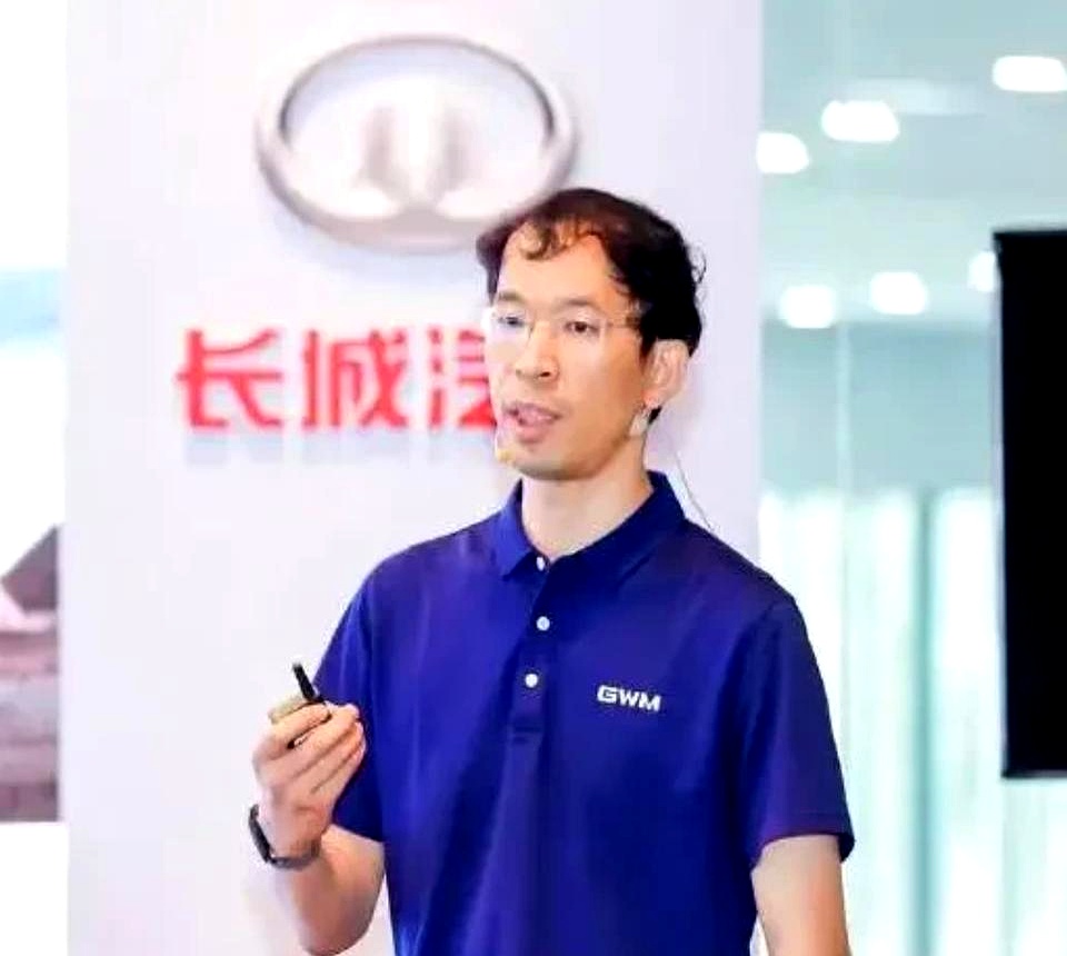 陈晓峰的故事告诉我们,真正的技术人才往往不在乎外表,而在于实力和对