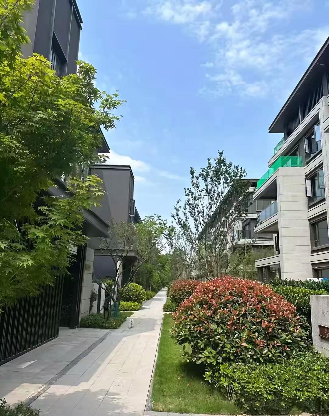 大家注意了,以后去修车或者做保养时,千万别把车钥匙