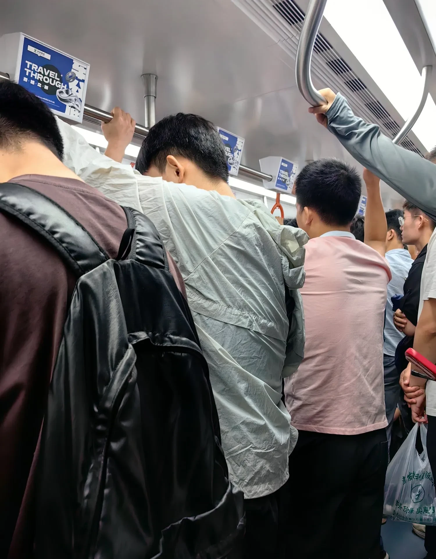 深圳地铁的那种挤,我是真切感受到了