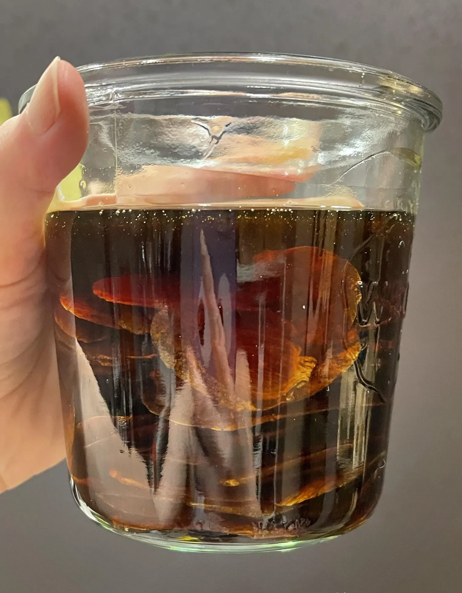 怀孕的时候,脸色开始变得特别差,不仅肤色暗淡无光