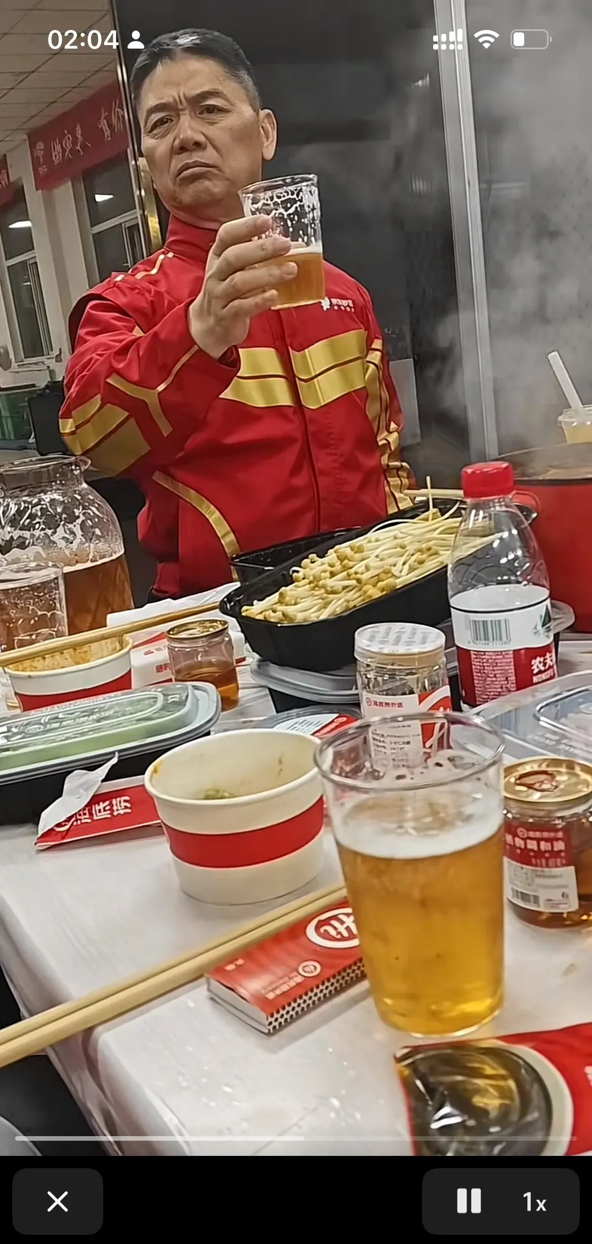 昨晚他肯定喝高了,很明显已经进入了吹牛的阶段,这几乎是每个喝酒的人