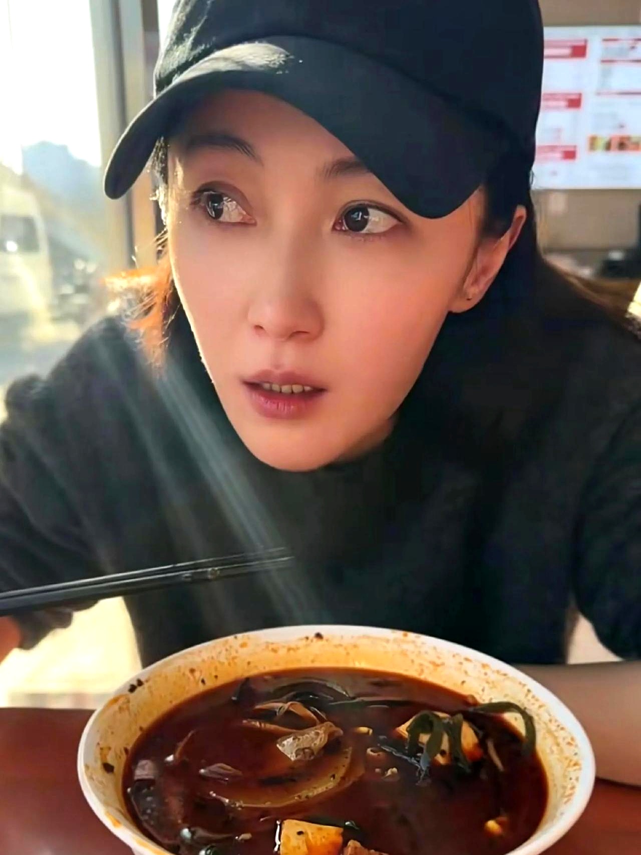 我问闺蜜同样是犯错误为什么李小璐能复出姚笛不能?