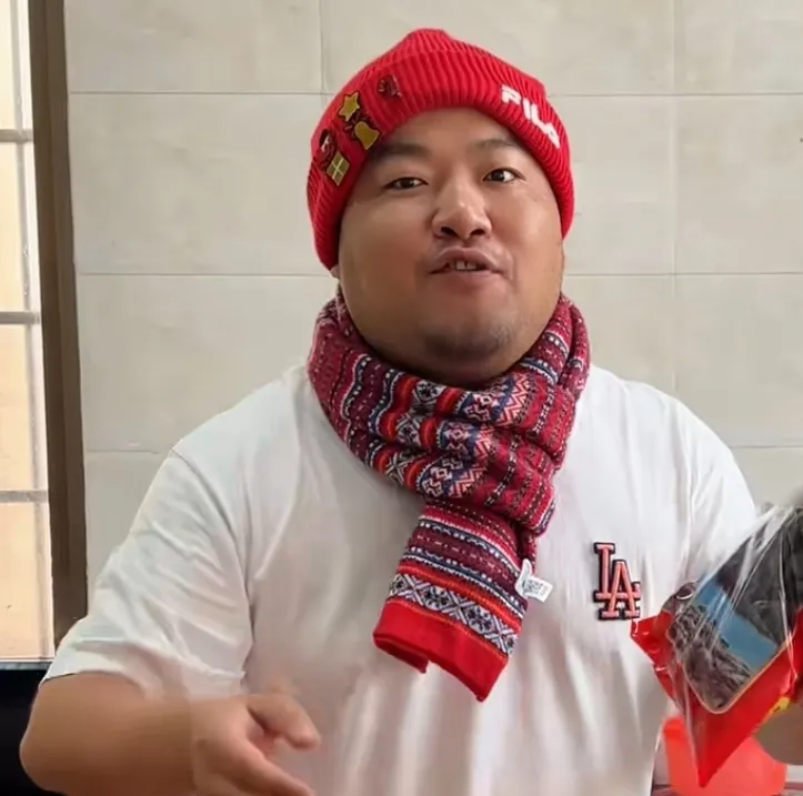 秋妈的死对头阿福出事了,一夜之间传遍了全网,真不知道明天和意外哪个