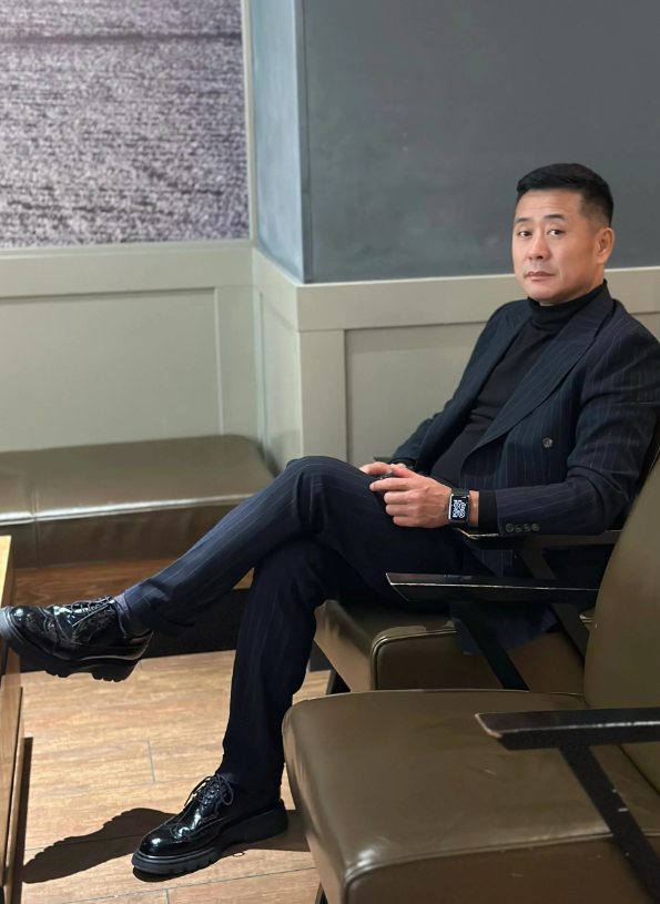 在库布齐沙漠有私人采油基地莫少聪现状鄂尔多斯邬飞个人简介及作品