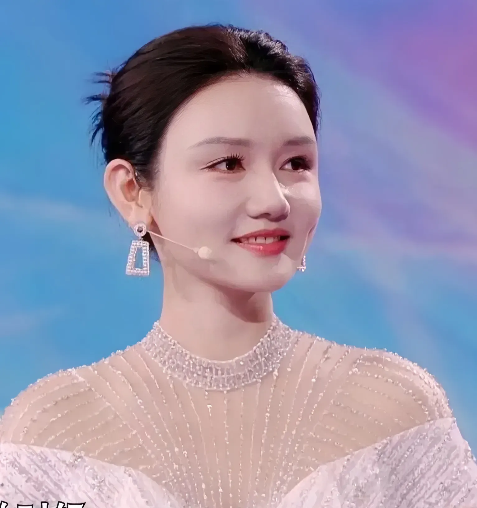 龙洋央视主持人他是哪方人士(龙洋央视主持人他是哪方人士呢)