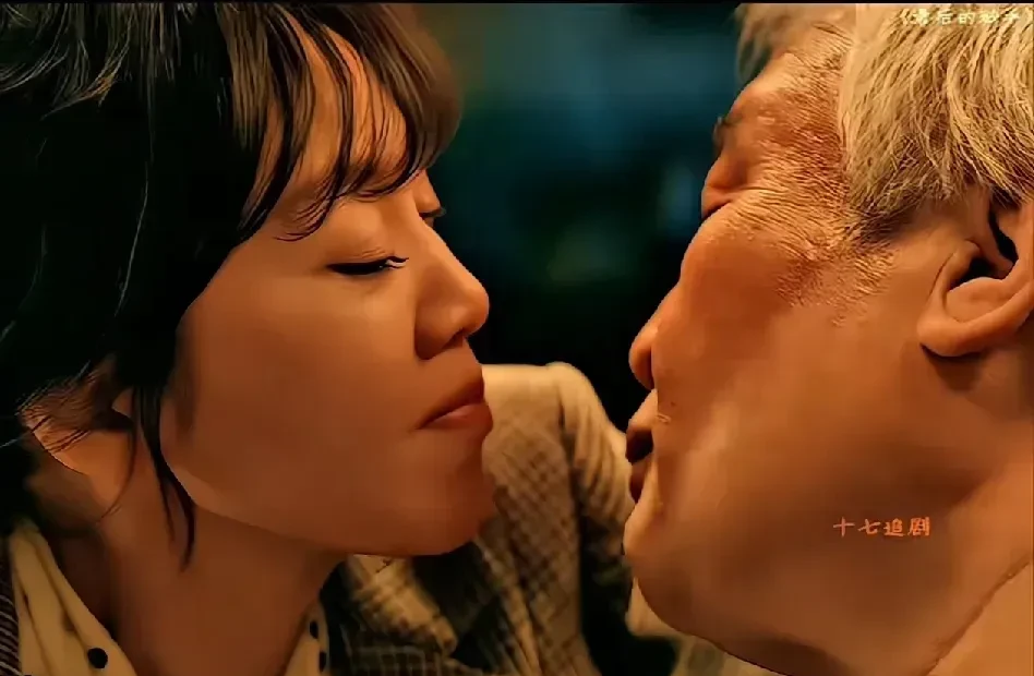 不得不说,闫妮的演技不光是在台词上,她的肢体语言和表情也非常到位