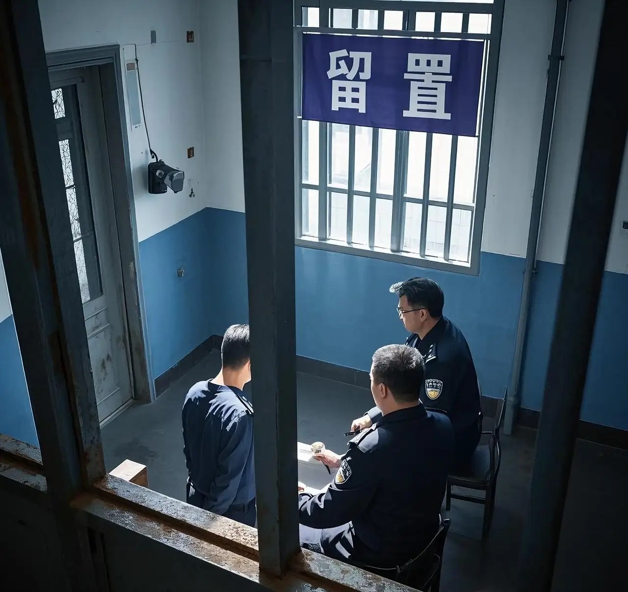 他给我们讲了点留置这块的情况