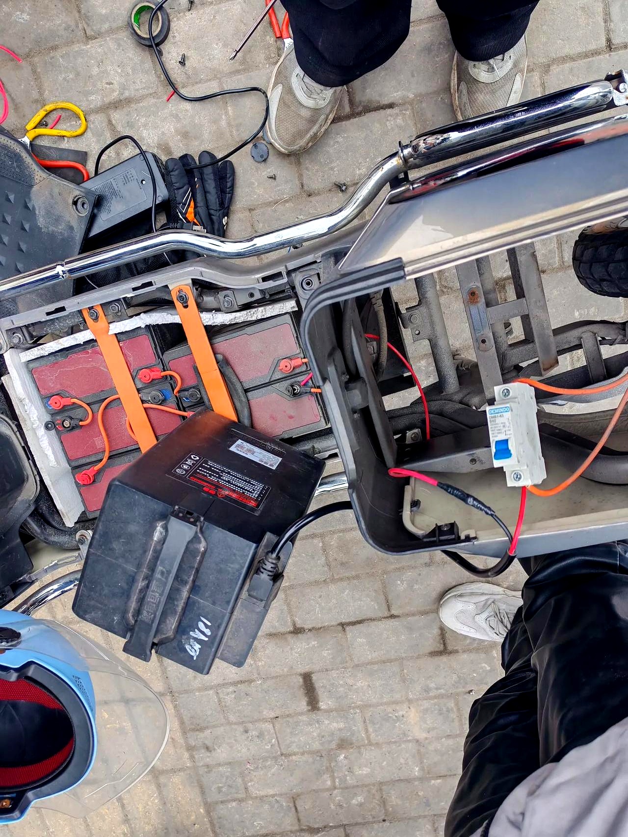 有时候上下班闲着没事的时候想送两单外卖或是跑腿,发现自己的电瓶