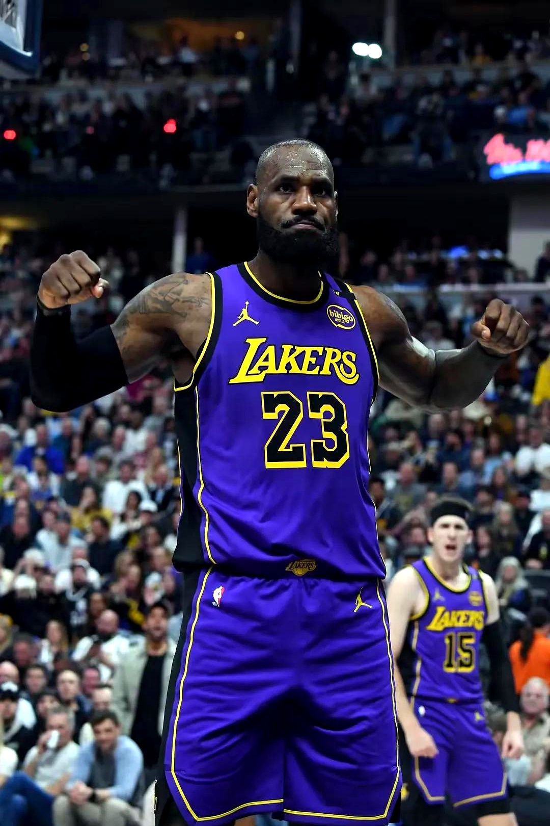 今天nba官方公布了新的一期mvp排行榜四十岁的詹姆斯杀到第五