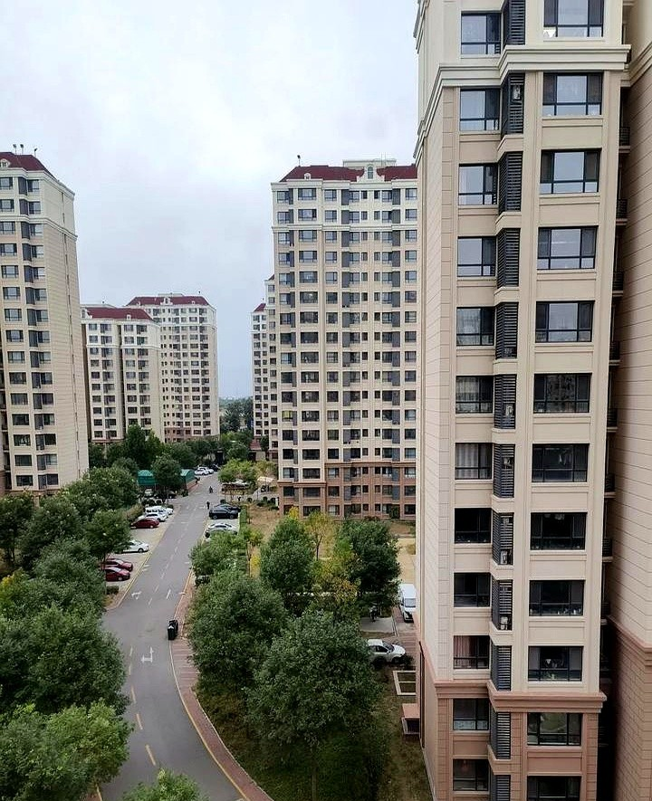 前天,同事的母亲去世了,我和老公得知后立刻赶过去