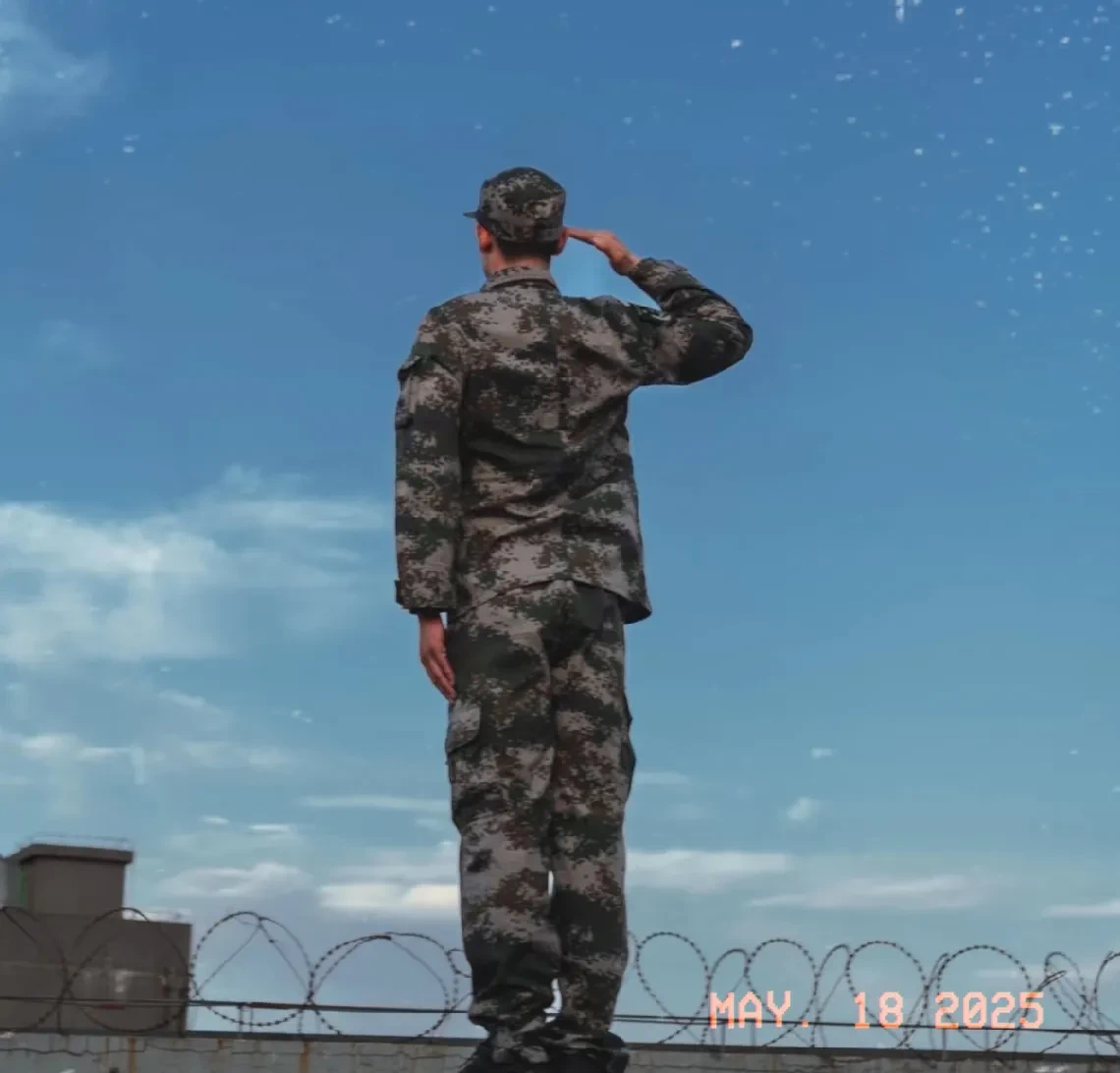 我表哥当了五年兵,没什么高学历,退伍托关系进市人