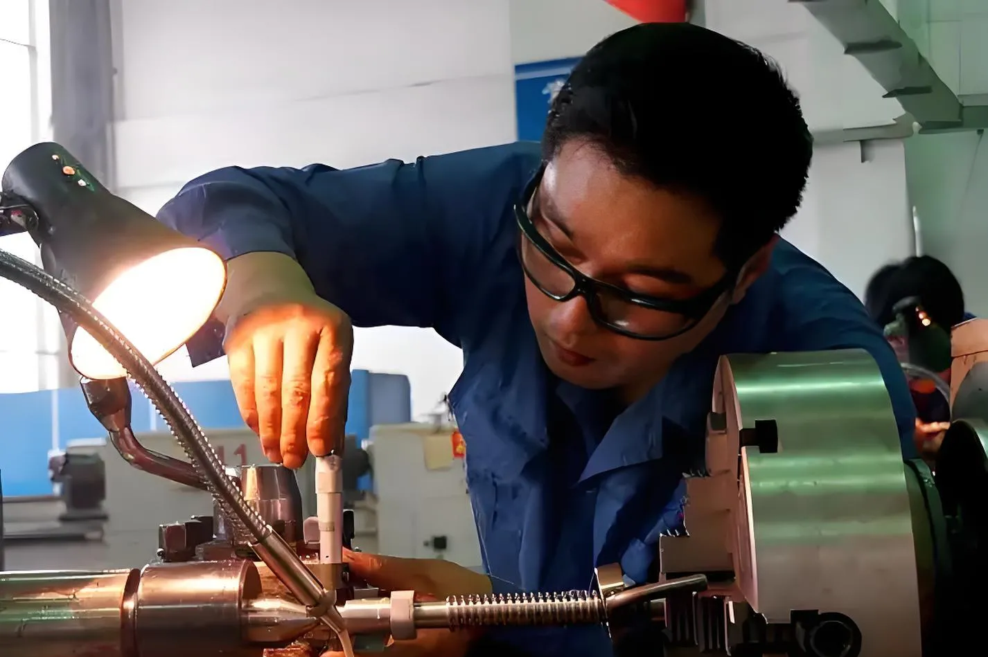 数控车工,电工,焊工!