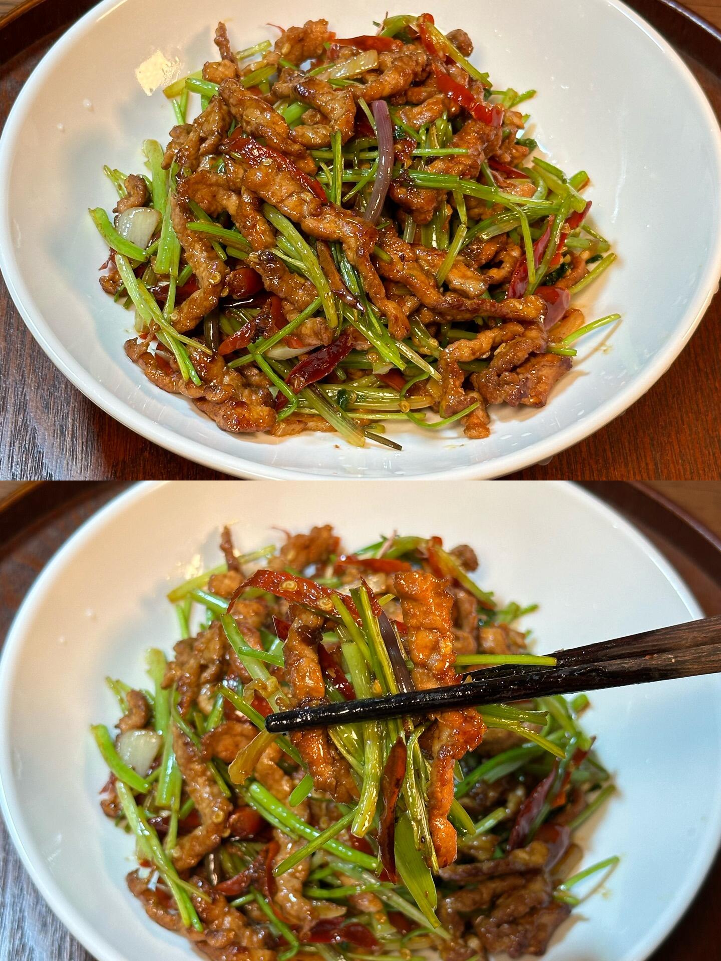 干辣椒10根蒜瓣4瓣 做法1香菜去也叶子洗干净切段肉丝加点酱油