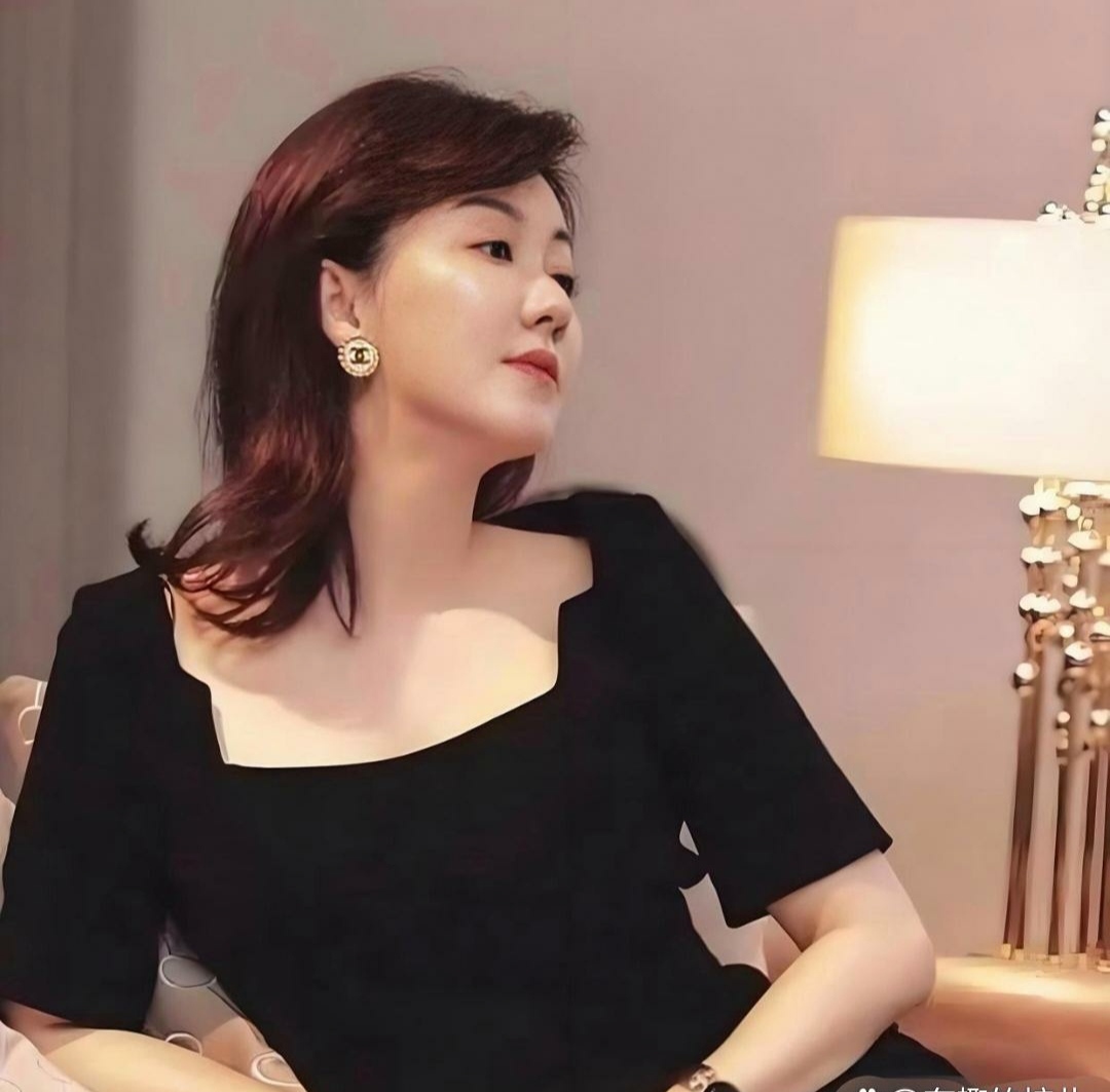 山东一女子,丈夫在外打工.一男子酒后翻墙进入她家,强迫她脱裤子