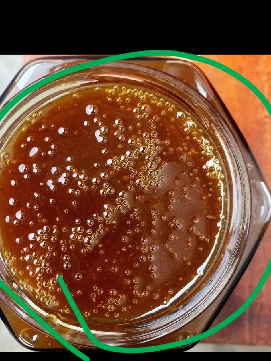 为什么蜂蜜越放越黑,还能喝吗(蜂蜜越放越黑是好的吗)