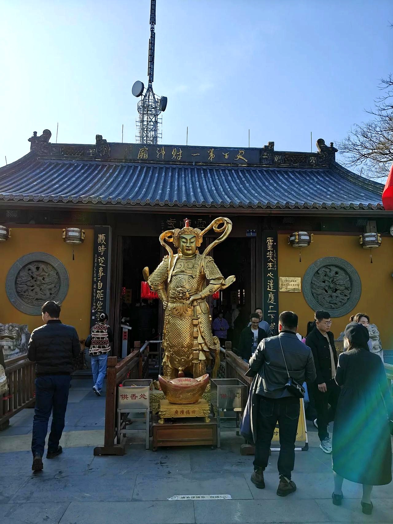 大家好,我是85年的大龄未婚青年小罗