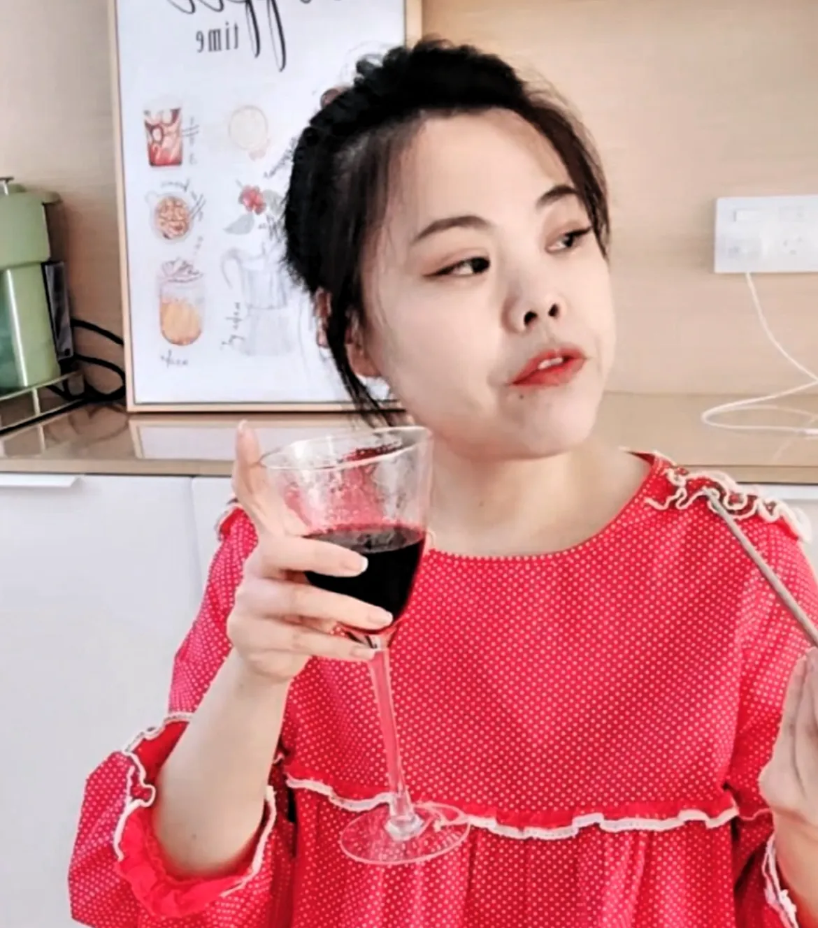 恋情比龙卷风寿命还短,真是闪婚闪离界的翘楚.到底咋回事?