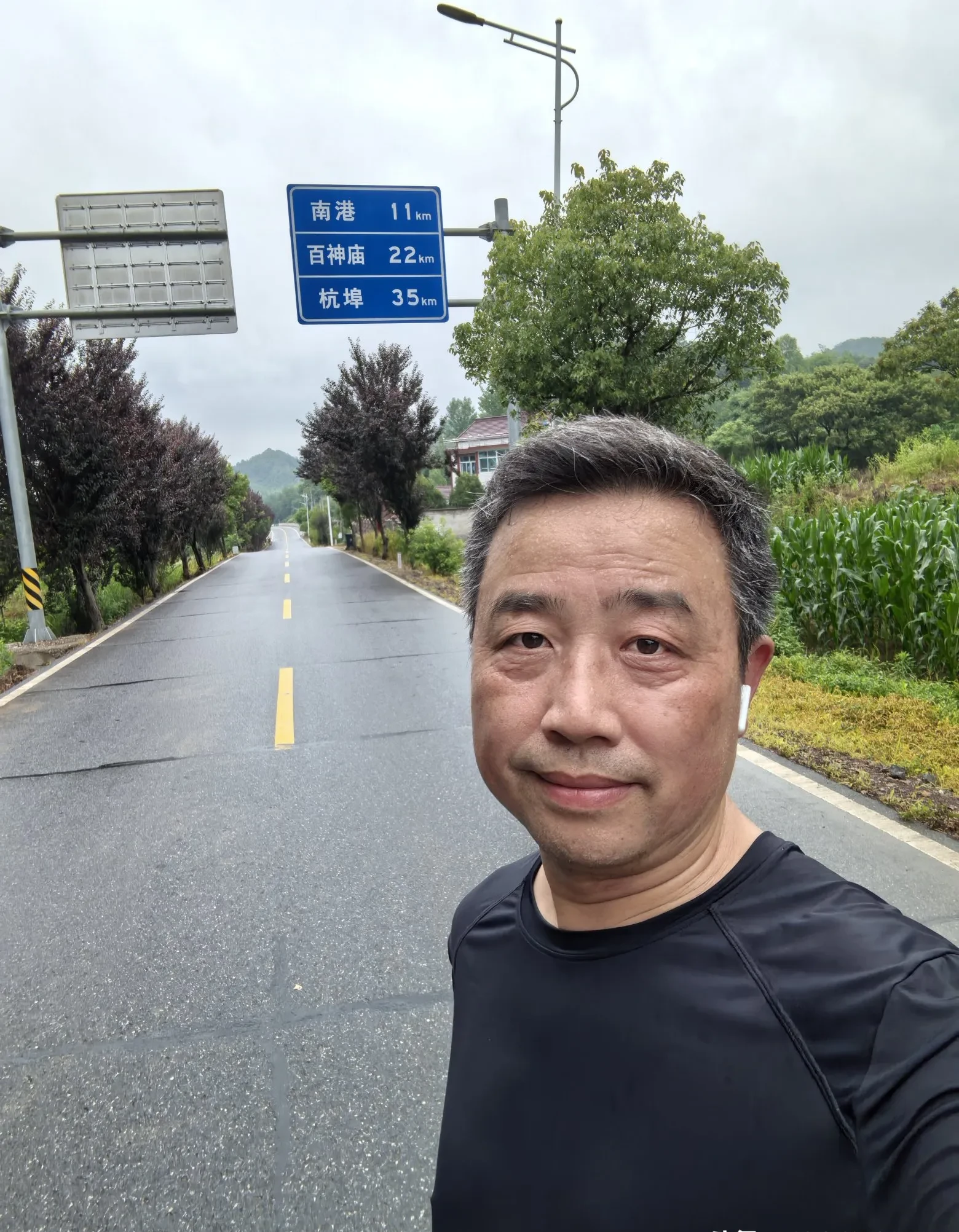 每到周末,我就会逃离城市,来到我的山区小屋休闲