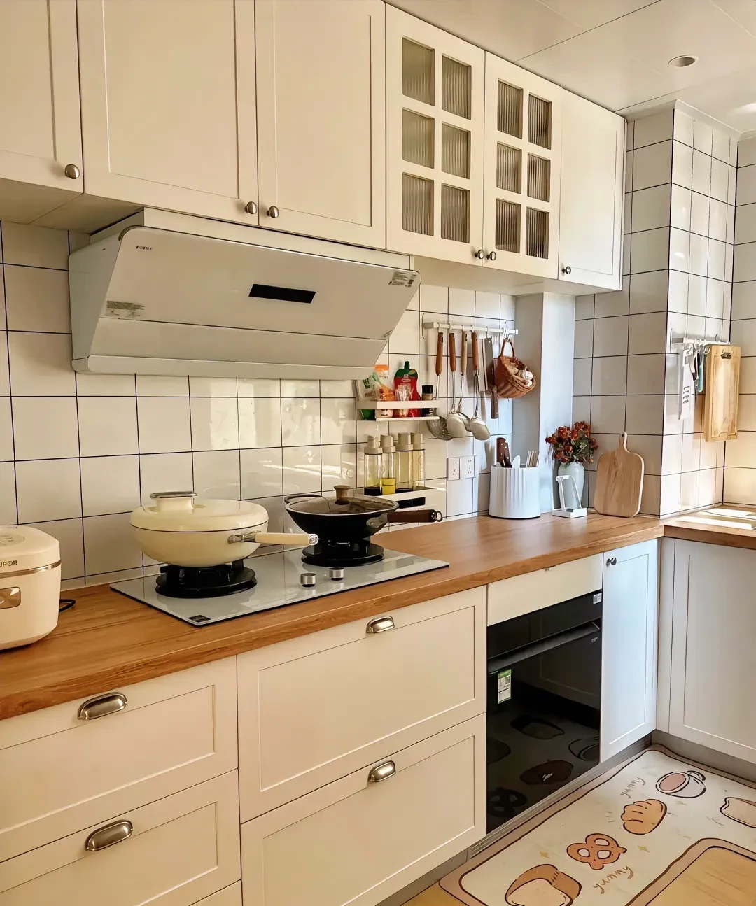 毕业混了一年去某机构克问交刈中纬炕苹ɡ 橱柜门配咖色碎花台面