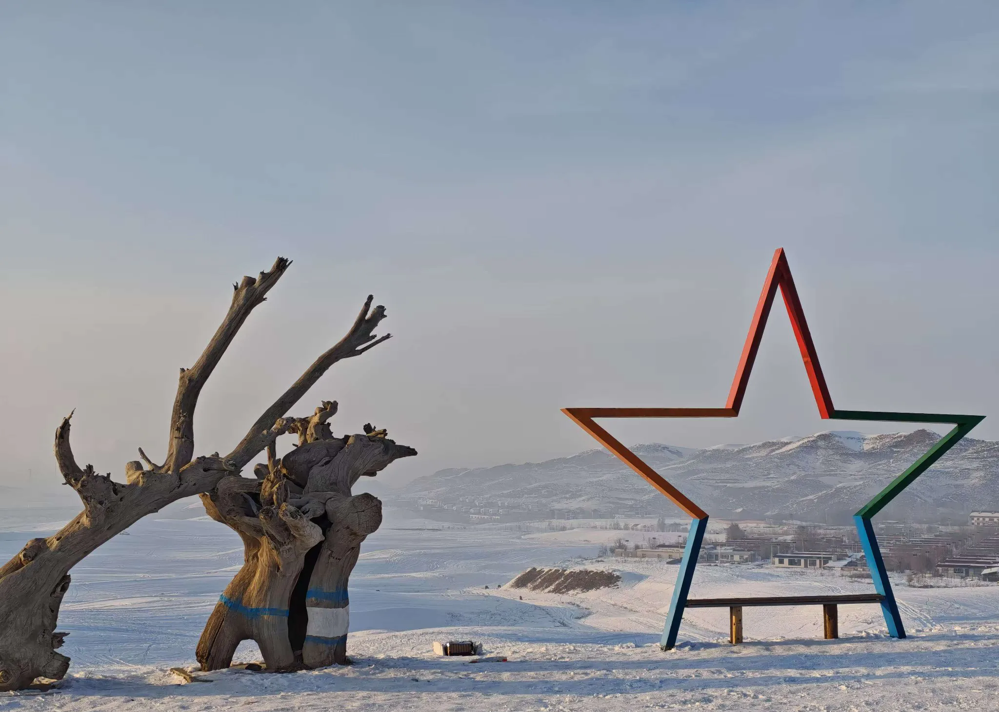 春节那会儿,我们在石人沟老吐家吃完烤肉,朋友开