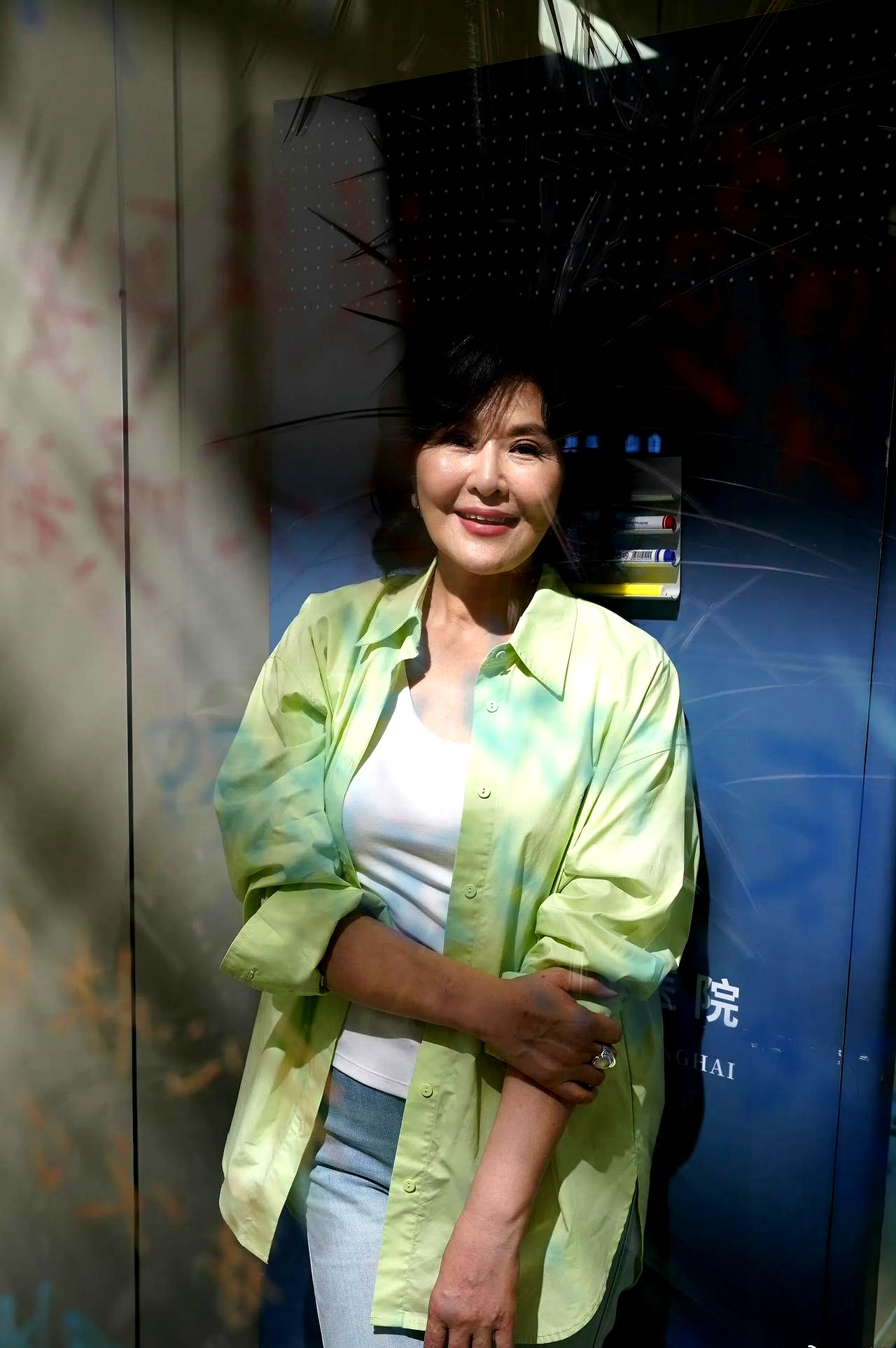 她比刘晓庆强一万倍!60多岁貌美如花,身材如少女!