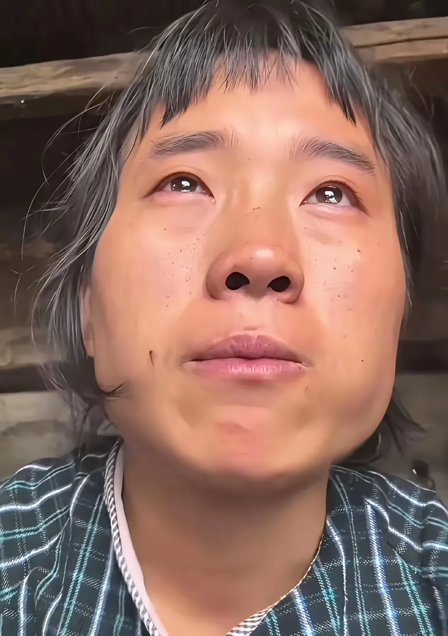 五年前,她眼睛里全是憧憬