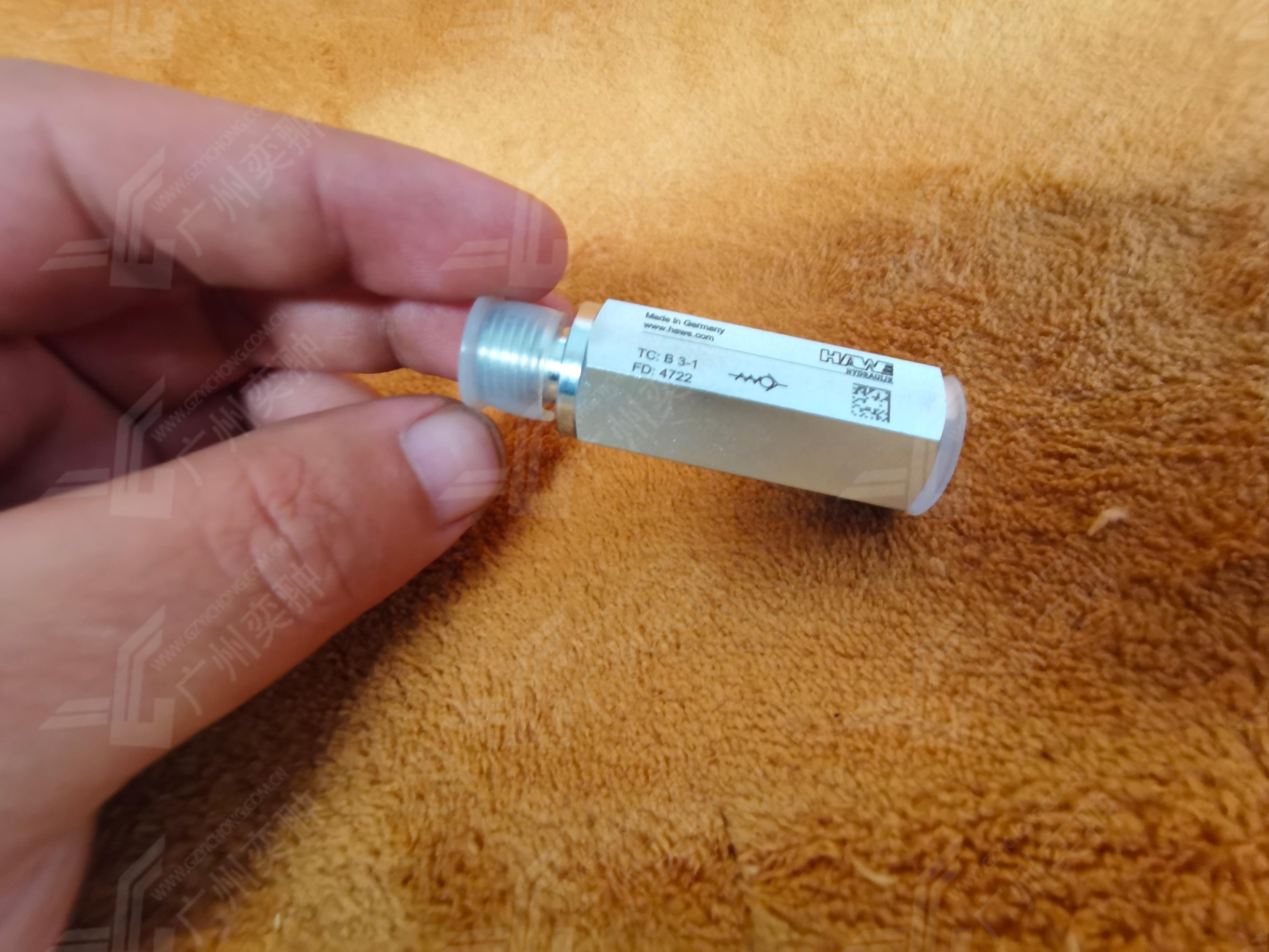 3系列单向阀使液流在一个方向上通流,而在相反方向上截止