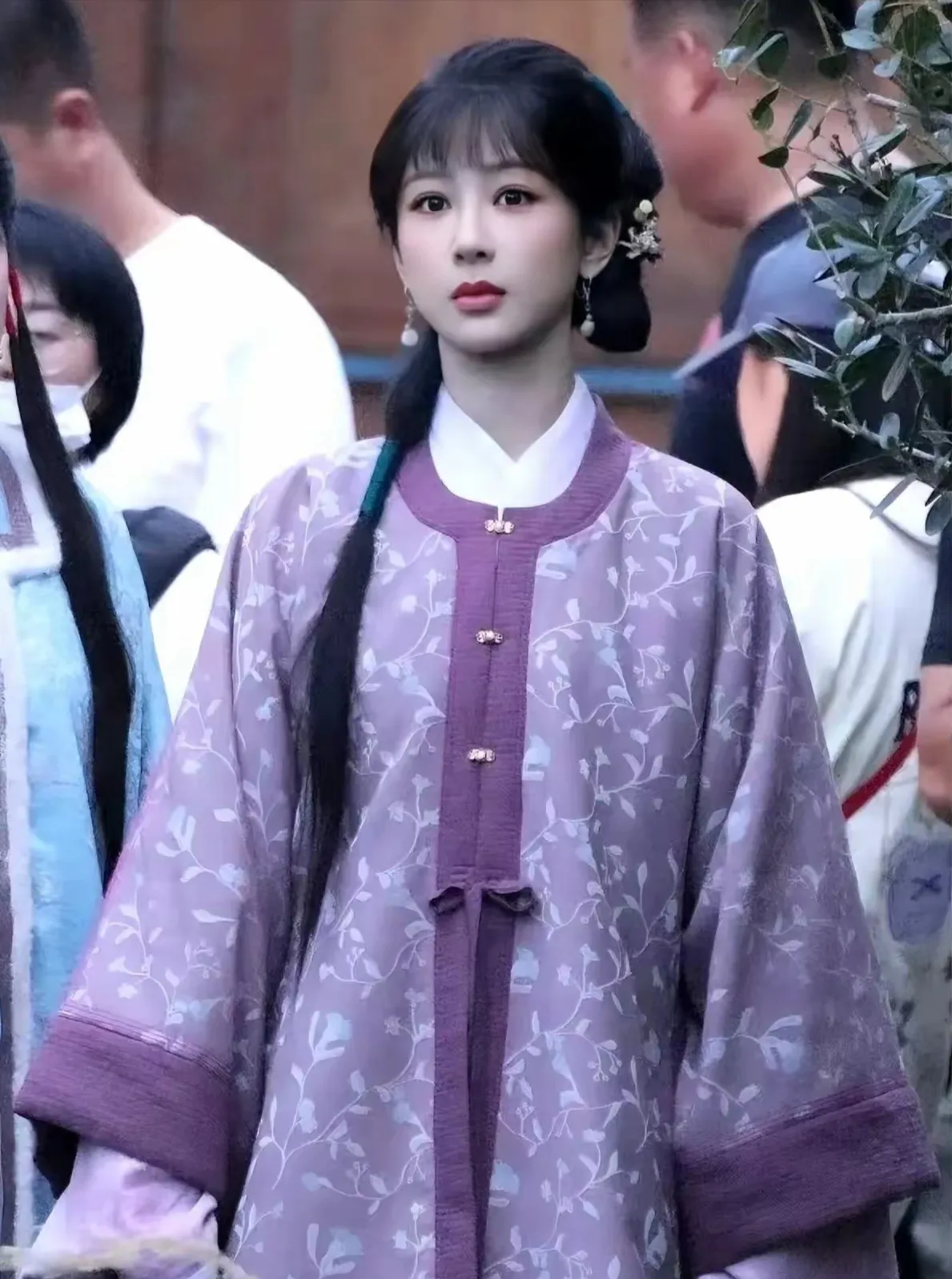 突然意识到:这么多年来,杨紫最合适的发型竟然是齐刘海!