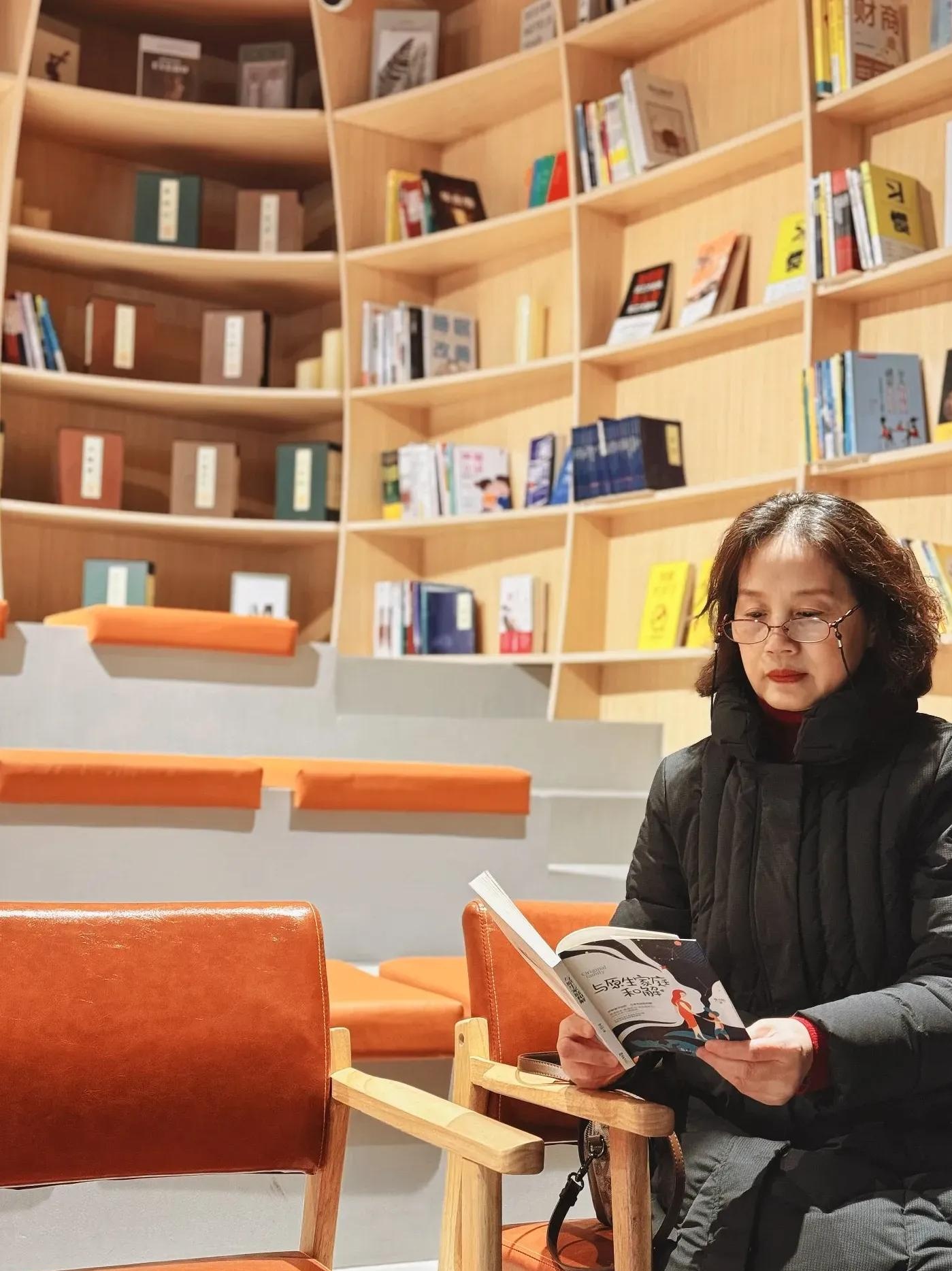 从老公2008年下岗后,他就再也没有出去工作