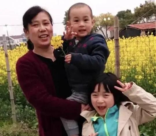 姚红刚把女儿送进幼儿园就接到前婆婆的电话