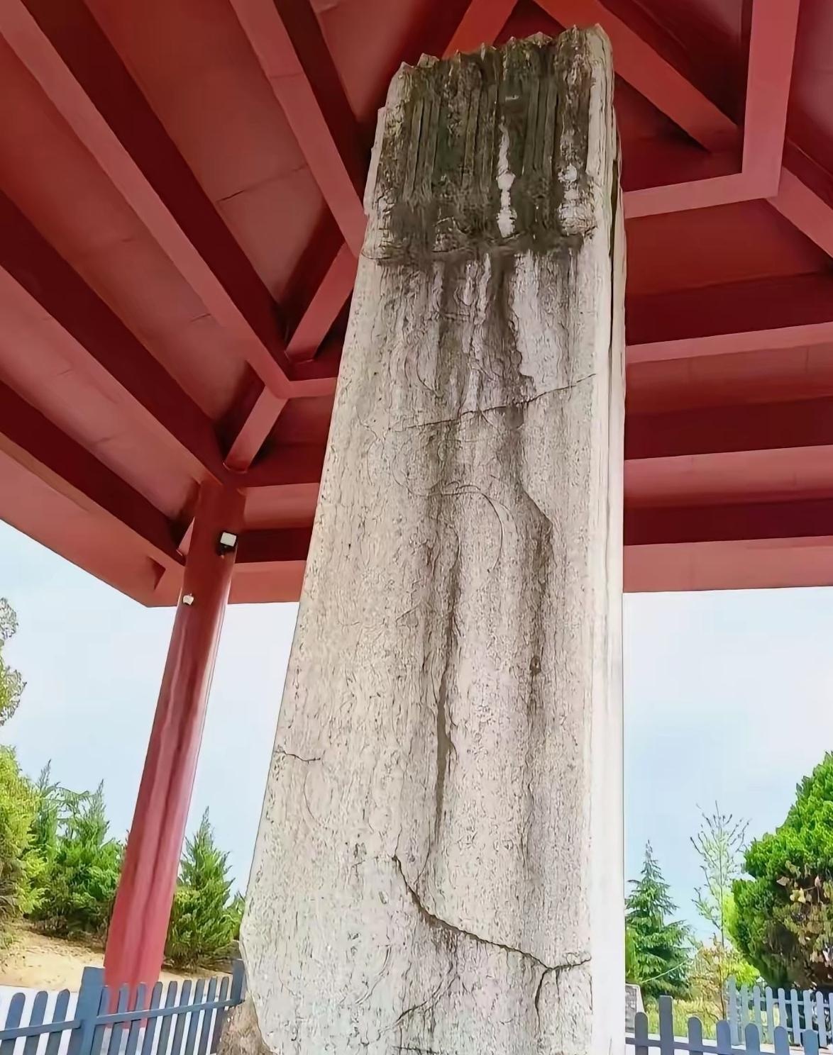 你说本来一块好好的无字碑矗立于天地之间吸日月之精华聚天地之