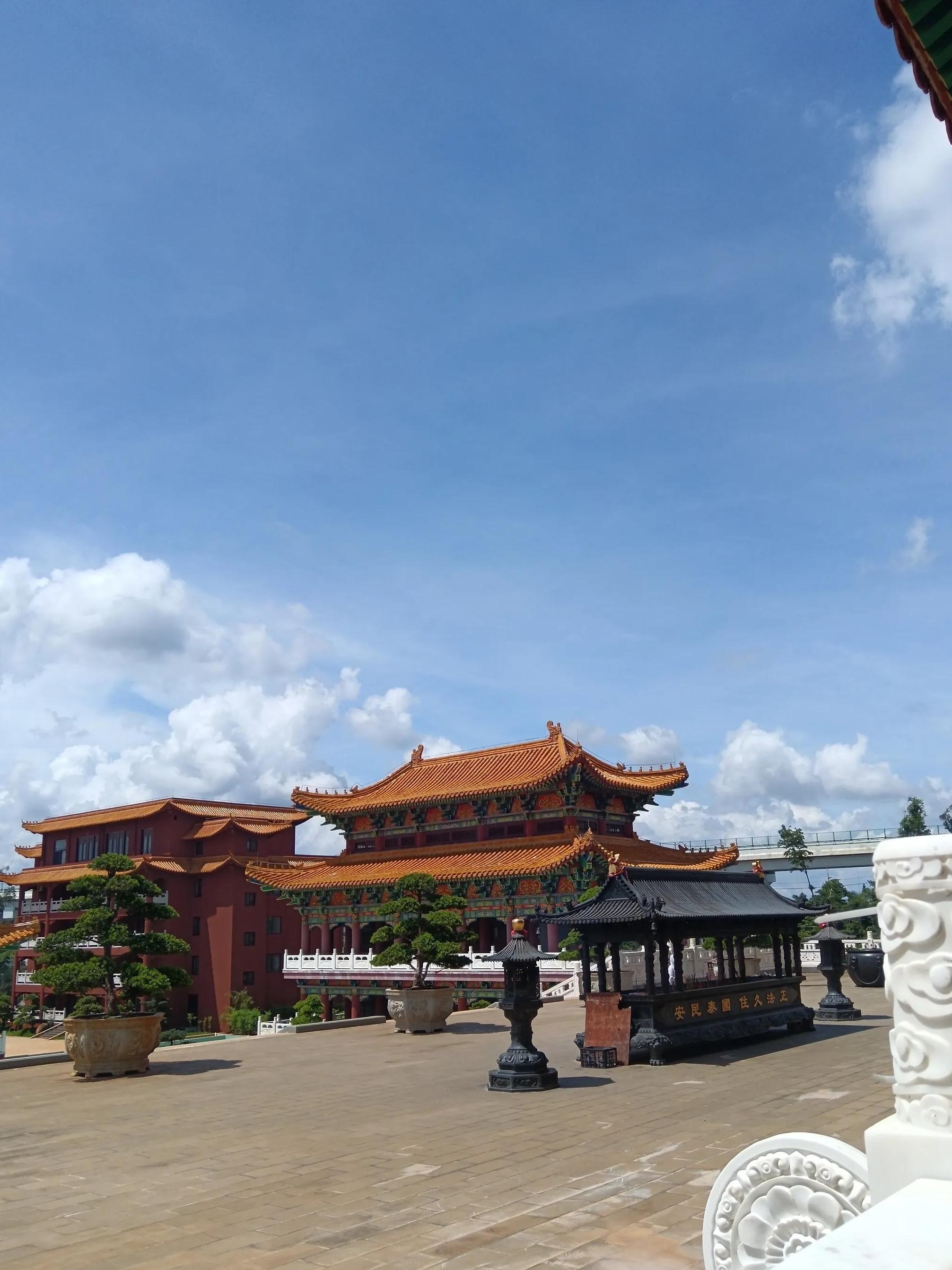 去年,老公想把我和孩子抛弃了,和第三者去过快活的